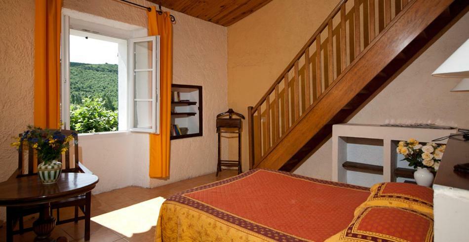 Domaine De Bertrandy Bed and Breakfast Allemagne-en-Provence Εξωτερικό φωτογραφία
