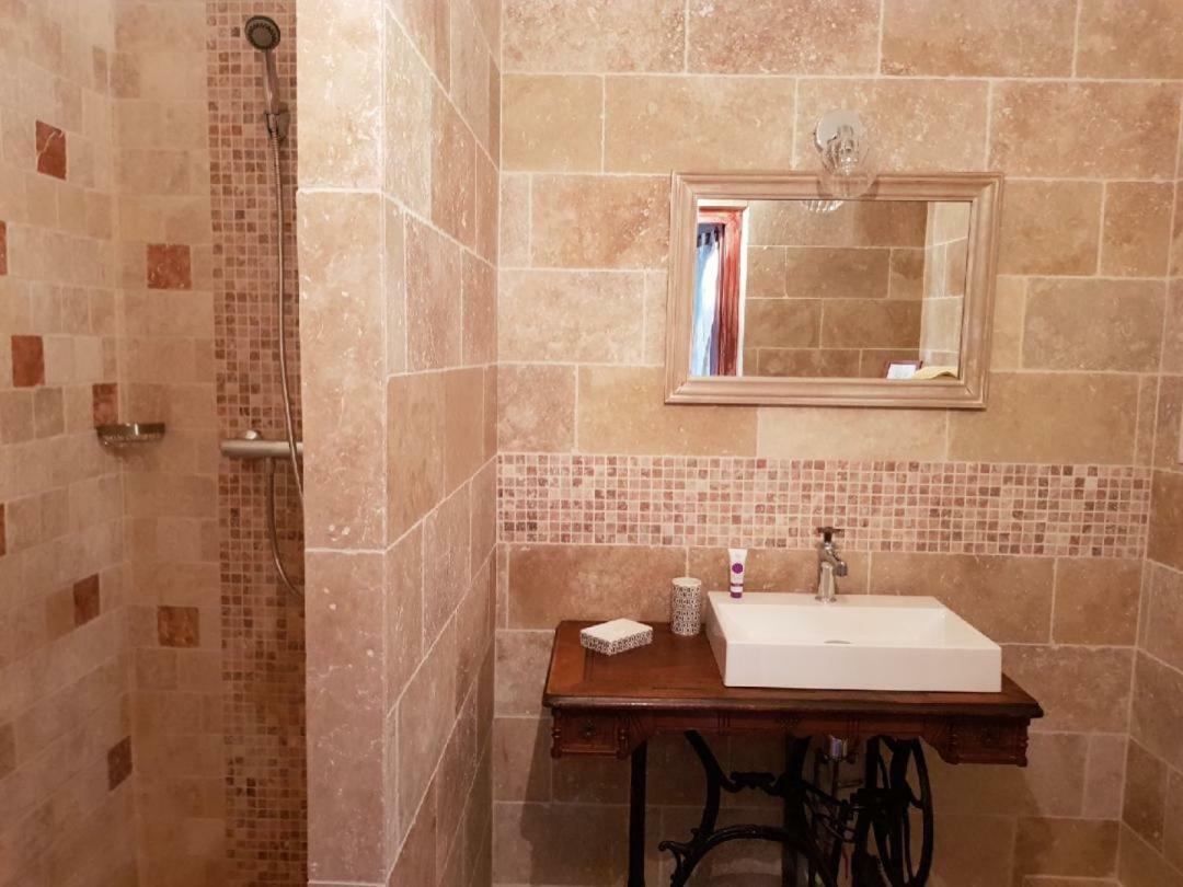 Domaine De Bertrandy Bed and Breakfast Allemagne-en-Provence Εξωτερικό φωτογραφία